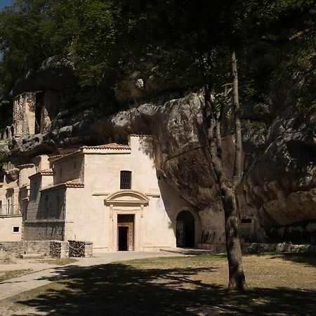 Albergo Parco Della Maiella 산테우페미아아마이엘라 외부 사진